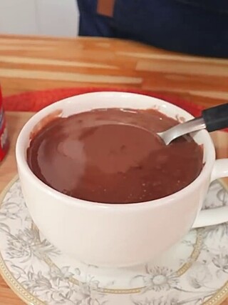 Chocolate quente fácil e super cremoso caseiro